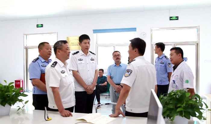 济南市公安局交通管理支队副支队长、市车管所所长董斌同志，历城大队大队长杨茂胜同志，历城大队政委崔科军同志，历城车管所所长石绍朕同志莅临我院驾驶人查体换证服务站指导工作